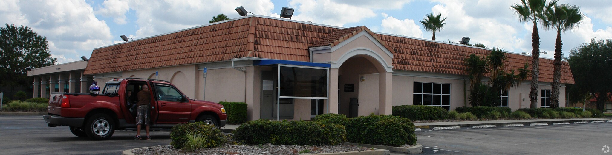 6514 Ridge Rd, Port Richey, FL for lease Primary Photo- Image 1 of 5