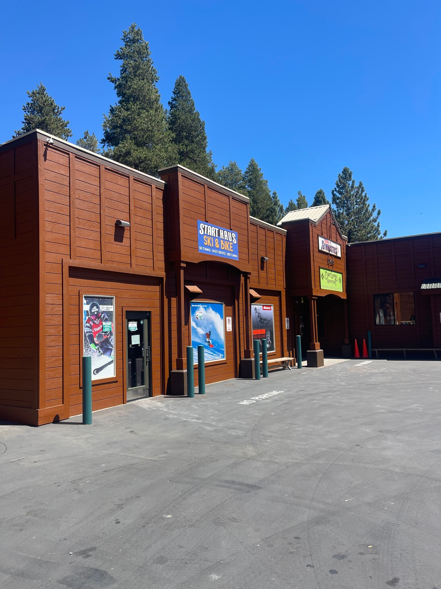 11448 Deerfield Dr, Truckee, CA for lease Building Photo- Image 1 of 13