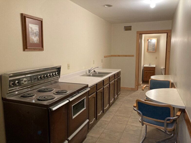 5289 Rice Lake Rd, Duluth, MN for sale - Interior Photo - Image 3 of 27