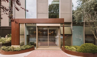 2A Mansel Rd, London for lease Building Photo- Image 2 of 4