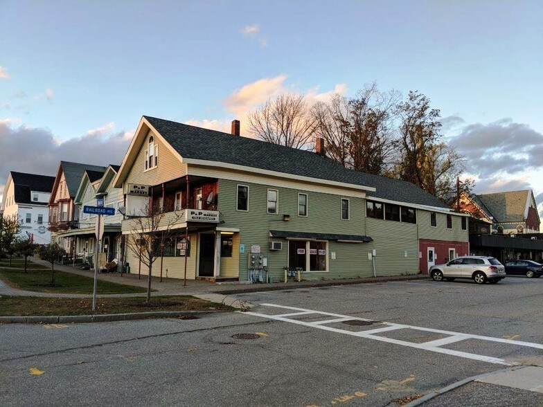 41 Elm St, Laconia, NH 03246