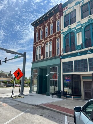 More details for 63 E Clinton St, Frankfort, IN - Retail for Lease