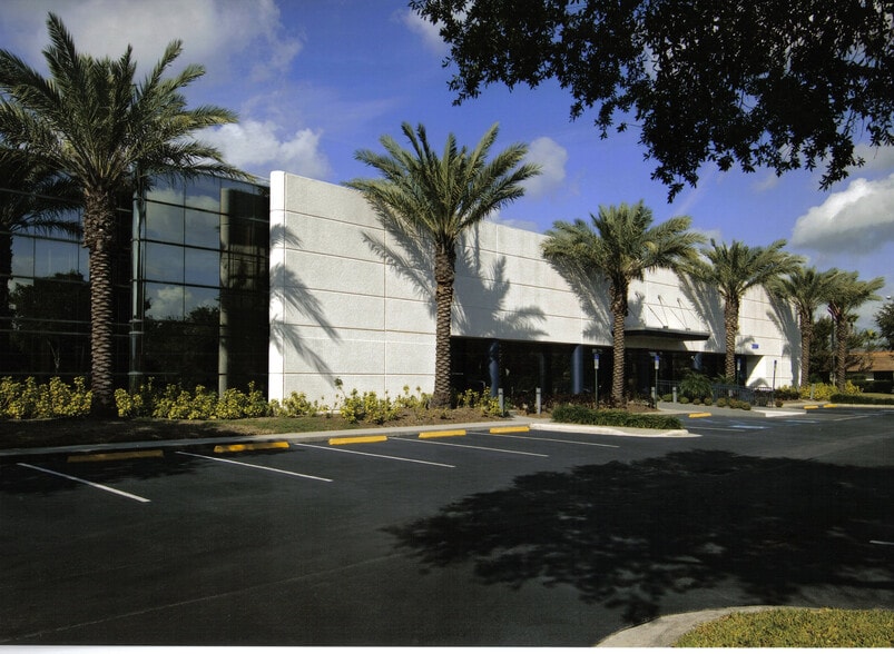 3504 Cragmont Dr, Tampa, FL for lease - Building Photo - Image 1 of 5