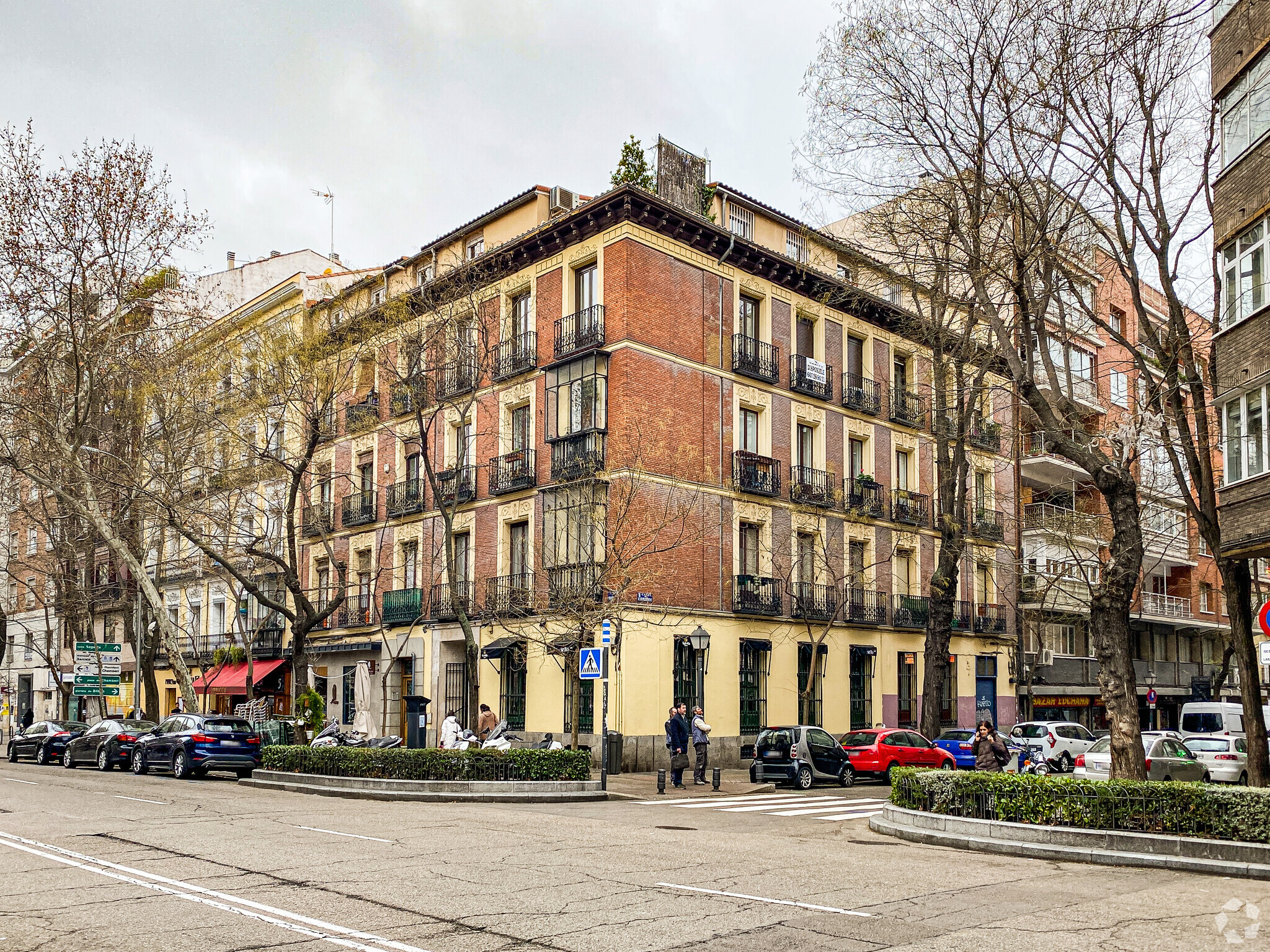 Multifamily in Madrid, MAD for sale Building Photo- Image 1 of 3