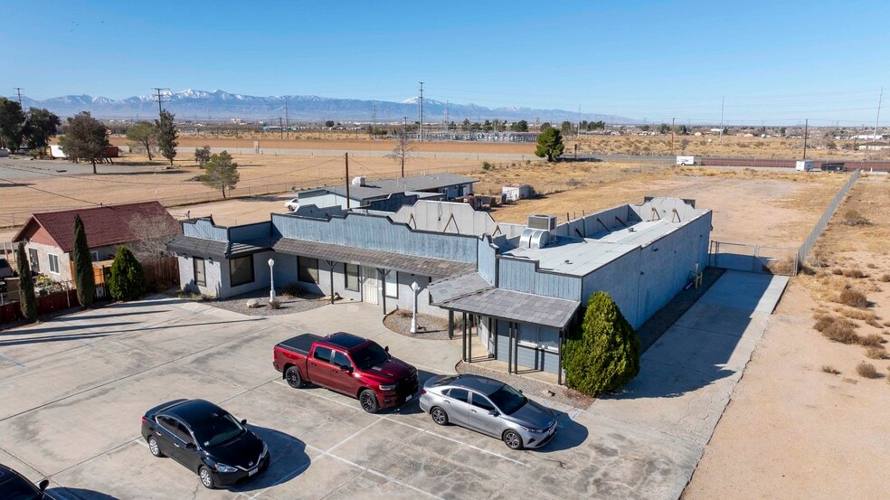 18026 Jonathan St, Adelanto, CA for lease - Primary Photo - Image 1 of 49