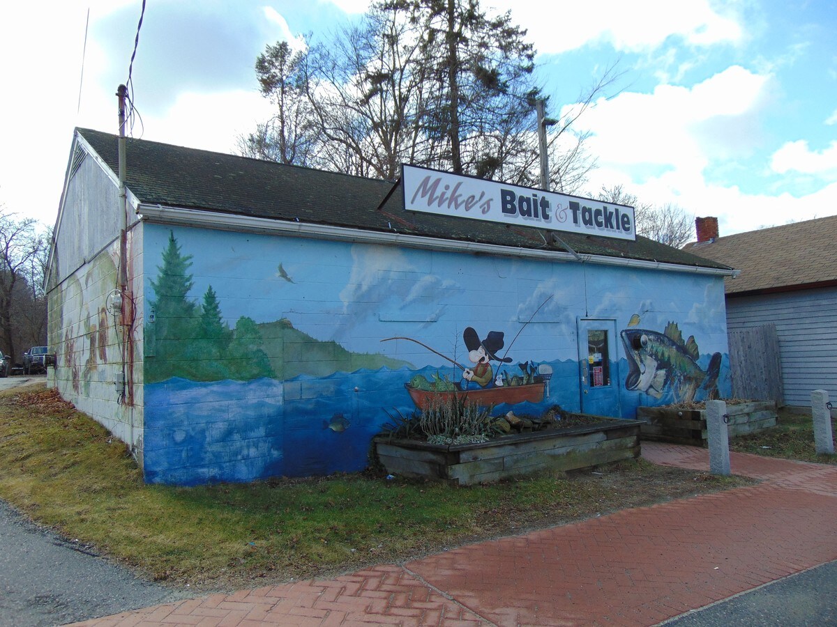 16 Church St, Voluntown, CT 06384