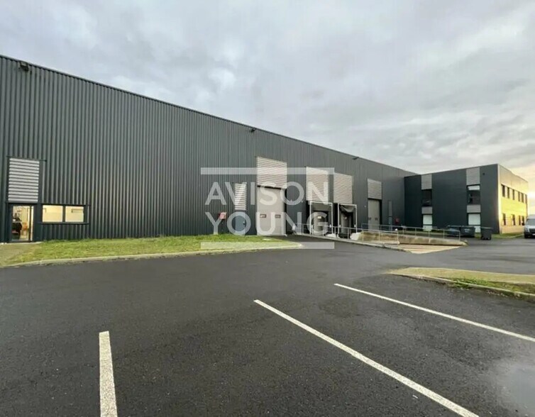 Flex in Lieusaint for lease - Building Photo - Image 3 of 4