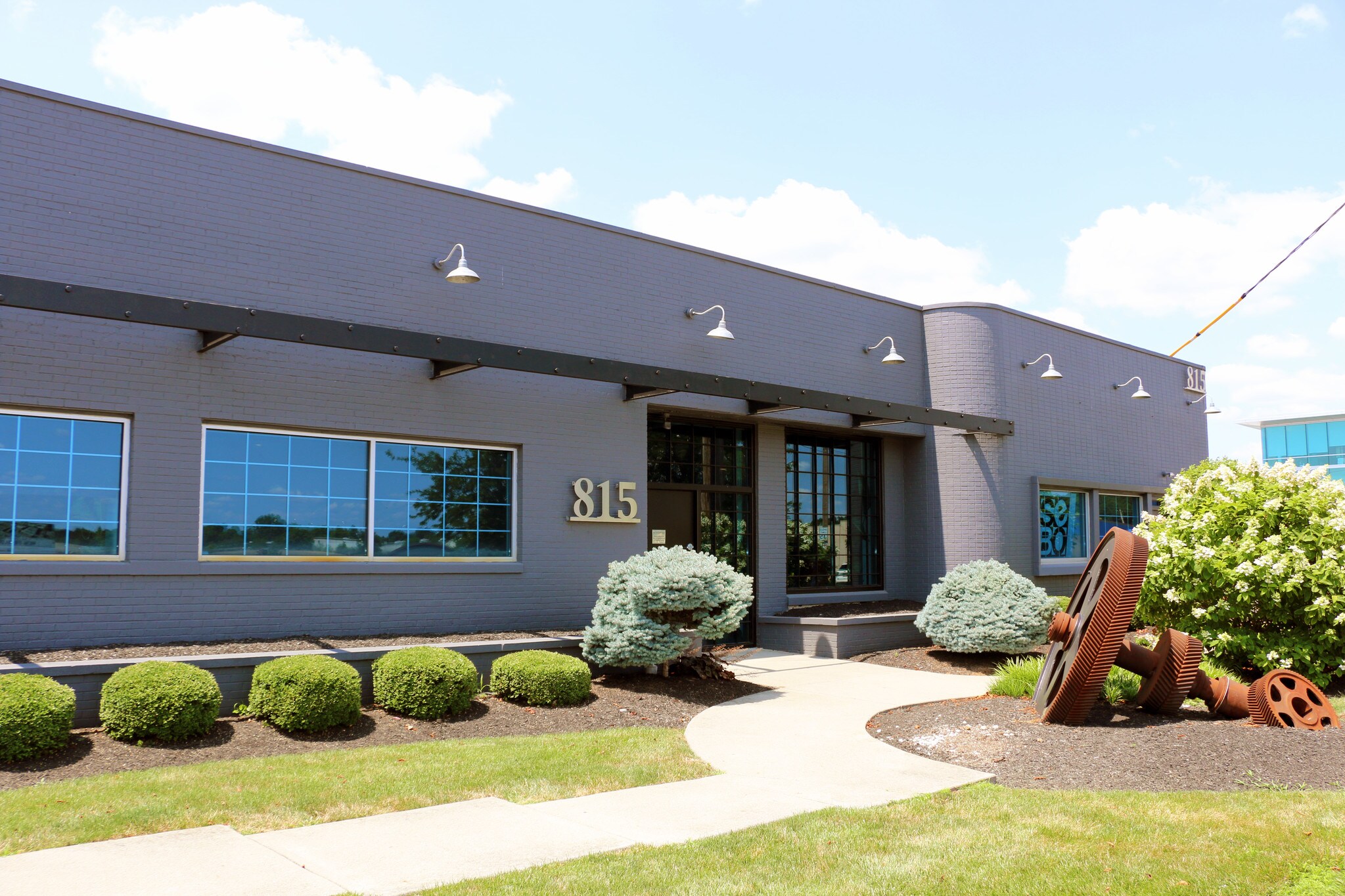 Office in Columbus, OH for sale Primary Photo- Image 1 of 1