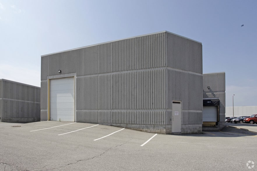 6891 Edwards Blvd, Mississauga, ON for lease - Building Photo - Image 2 of 2