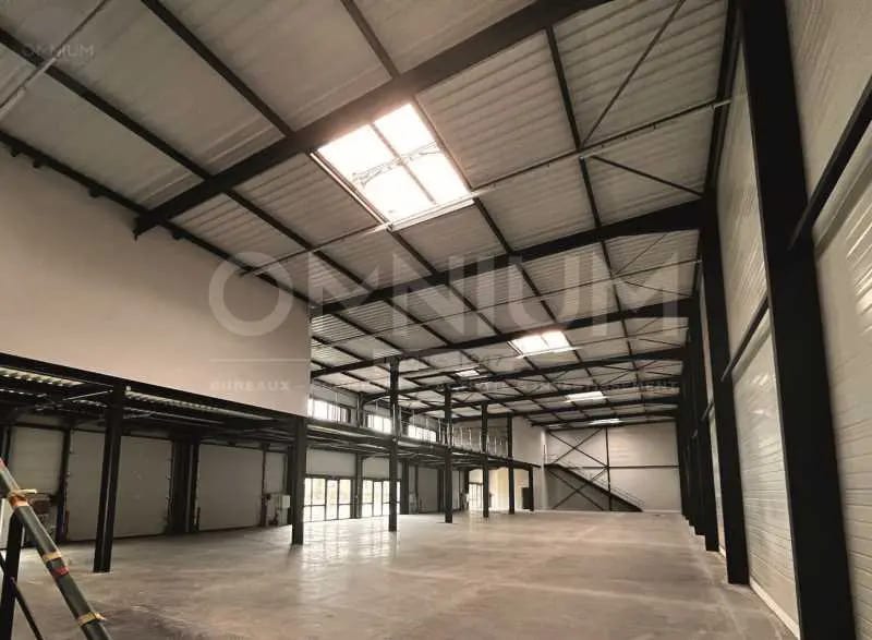 Flex in Saint-Quentin-Fallavier for lease Building Photo- Image 1 of 2