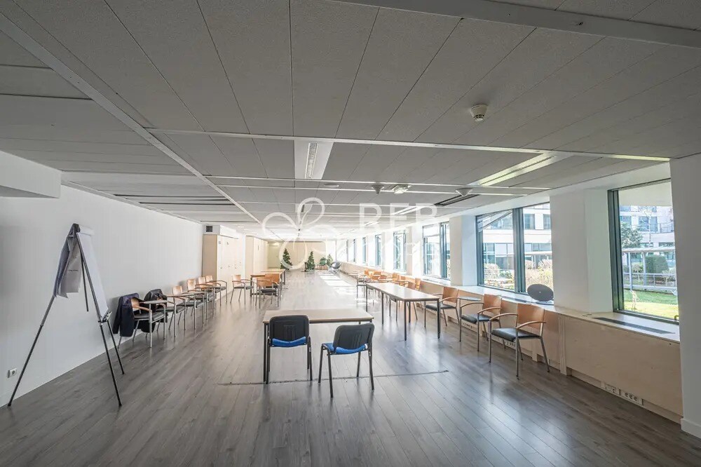2 Rue De Villiers, Levallois-Perret for lease Interior Photo- Image 1 of 2