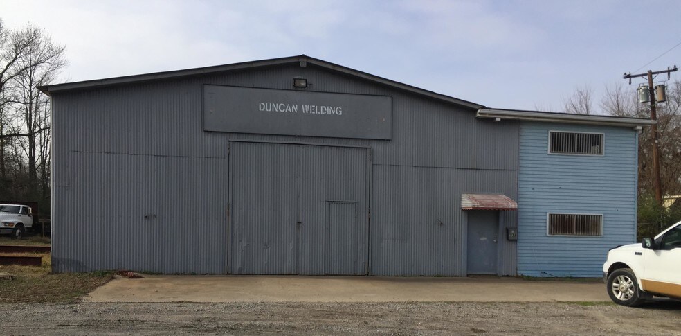 738 Burrow Ave, Chesapeake, VA for sale - Building Photo - Image 1 of 1