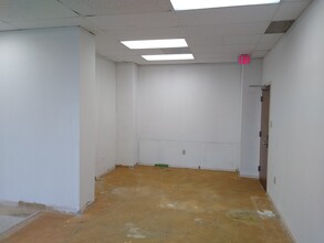 500 S University Ave, Little Rock, AR for lease Interior Photo- Image 2 of 5