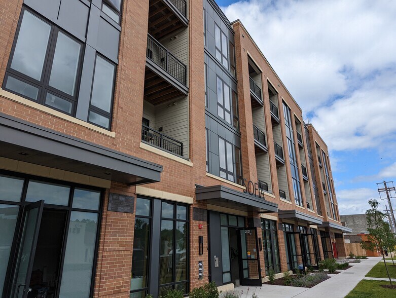 1252 S Park St, Madison, WI for lease - Building Photo - Image 3 of 9