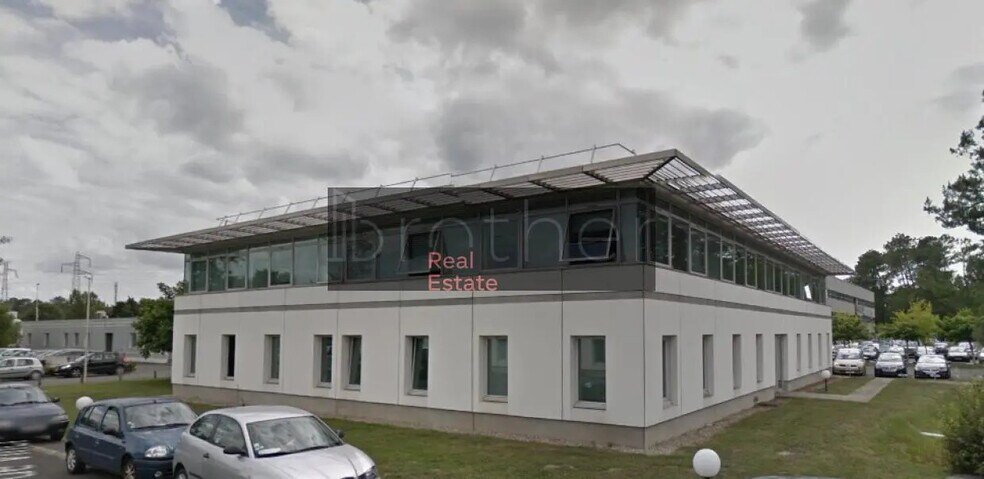 Office in Pessac for lease - Building Photo - Image 2 of 2