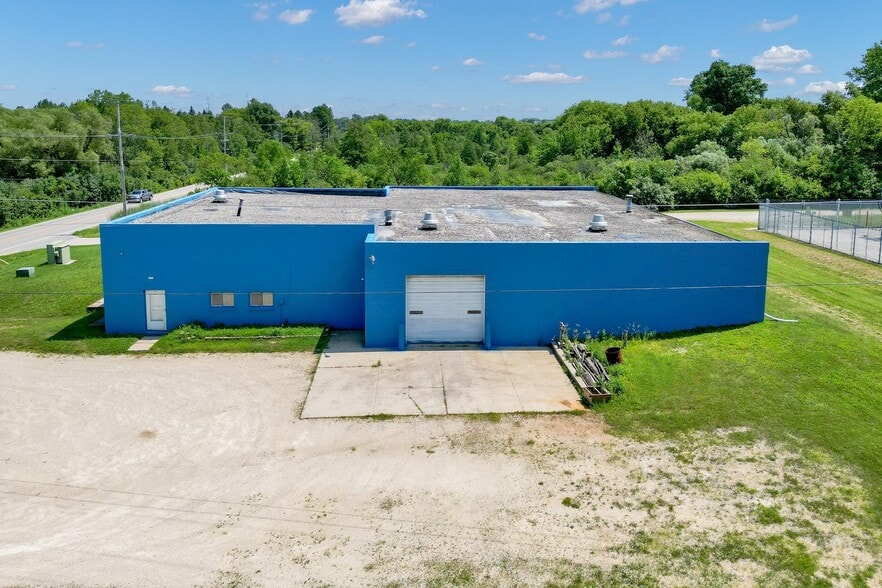 5296 Highway P S, West Bend, WI for sale - Primary Photo - Image 1 of 2