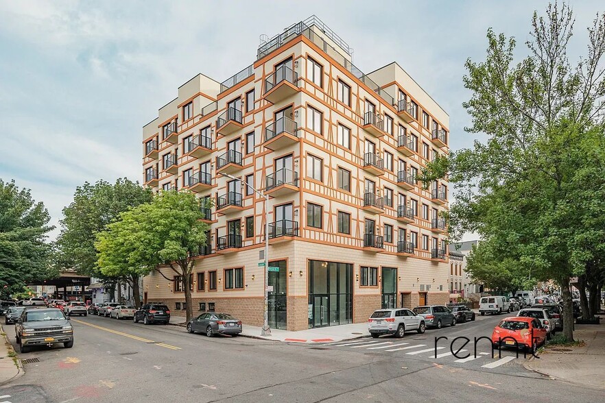 146-150 Bayard St, Brooklyn, NY for sale - Building Photo - Image 1 of 1