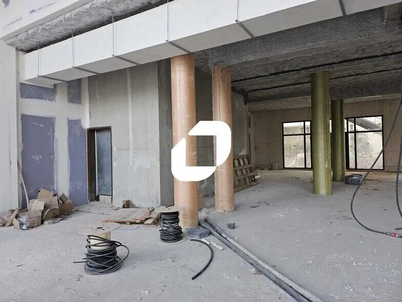 Retail in Montpellier for lease - Construction Photo - Image 3 of 12