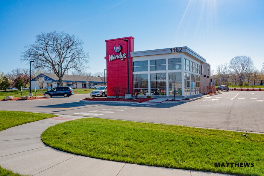 1162 S Washington Ave, Holland, MI for sale - Building Photo - Image 2 of 5