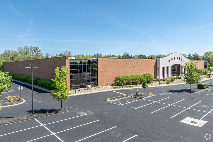 220 W Schrock Rd, Westerville, OH for lease - Building Photo - Image 1 of 12