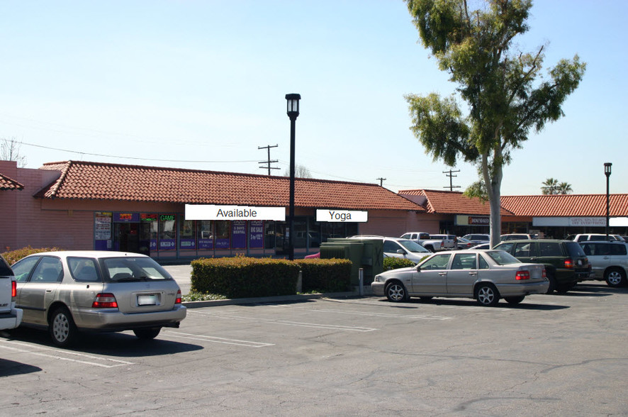 2400-2428 W Whittier Blvd, La Habra, CA for lease - Building Photo - Image 1 of 1