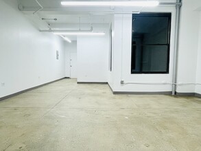 252 W 38th St, New York, NY for lease Building Photo- Image 2 of 7