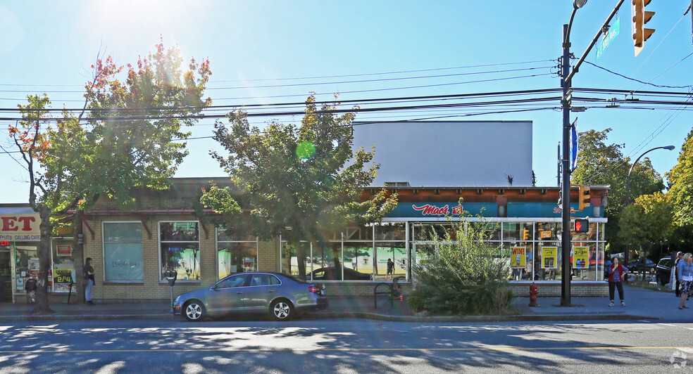 2601 Commercial Dr, Vancouver, BC for sale - Building Photo - Image 3 of 4