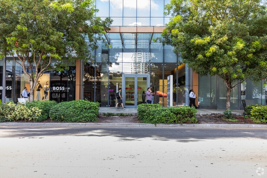 78 SW 7th St, Miami, FL for lease - Building Photo - Image 2 of 16