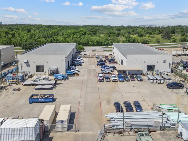 18150 Imperial Vly, Houston, TX for lease - Building Photo - Image 2 of 10