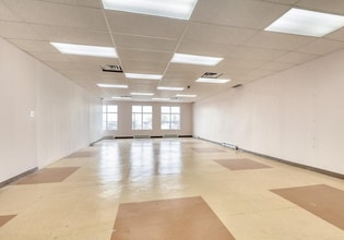 123 Boul Industriel, Repentigny, QC for lease Interior Photo- Image 2 of 2