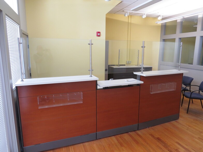 207 Main St, Northampton, MA for lease - Building Photo - Image 3 of 12