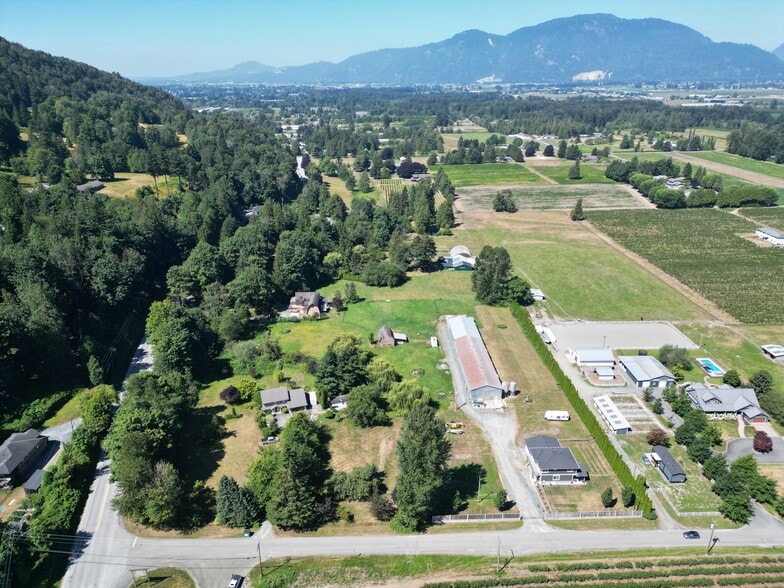 4843 Giesbrecht Rd, Chilliwack, BC for sale - Primary Photo - Image 1 of 26