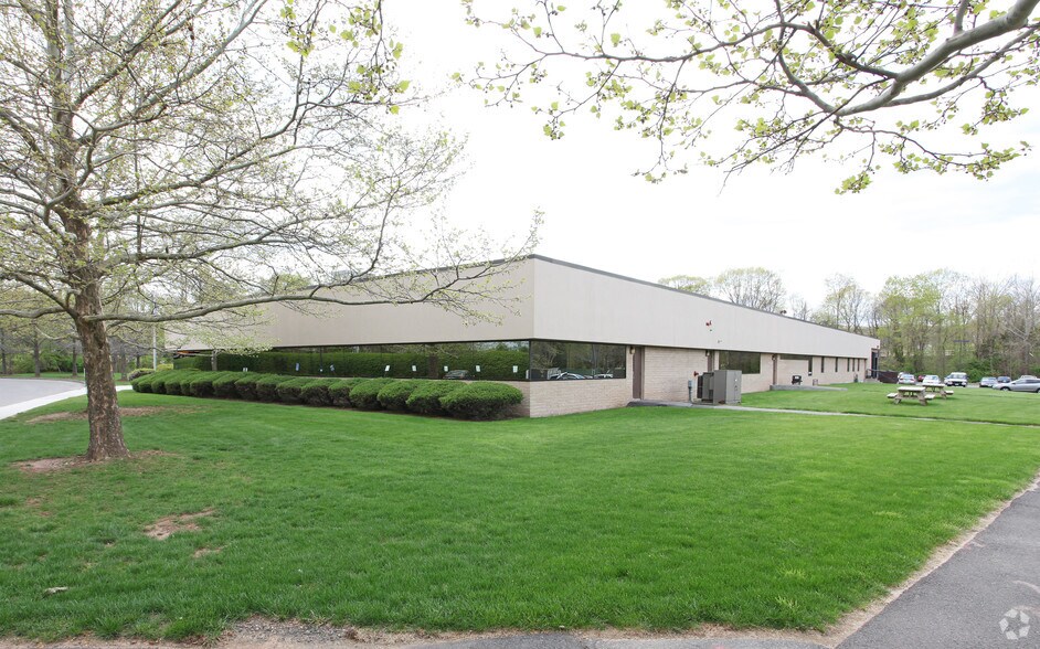 25 Industrial Park Rd, Middletown, CT for sale - Primary Photo - Image 1 of 1