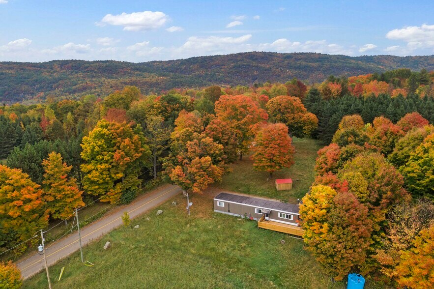 252 Ch De L'ancien Nichabau, Chapeau, QC J0X 1M0 NORTH FORK