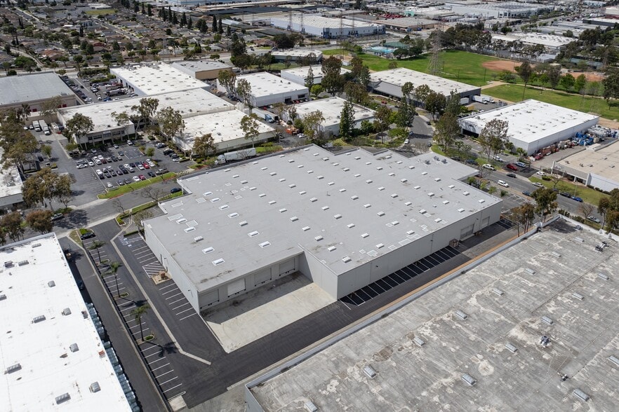 800 Sandhill Ave, Carson, CA for lease - Building Photo - Image 3 of 9