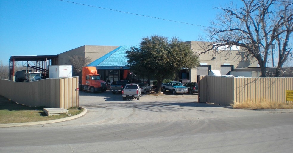 3201 Dalworth St, Arlington, TX for sale - Building Photo - Image 1 of 1