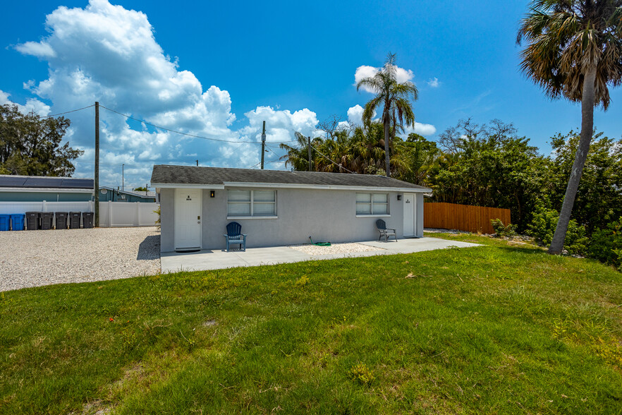 8820 Rocky Creek Dr, Tampa, FL for sale - Building Photo - Image 2 of 67