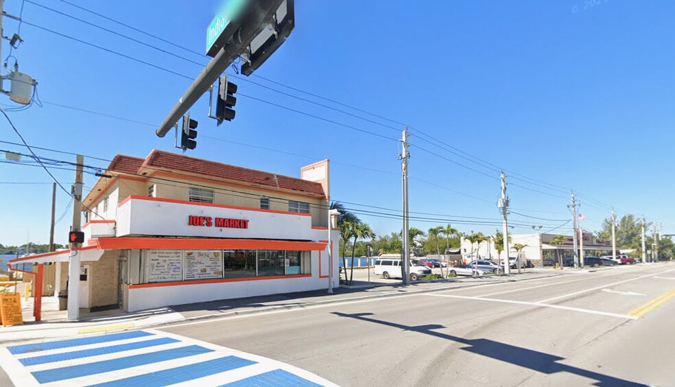 900 N Ocean Dr, Hollywood, FL for lease - Building Photo - Image 2 of 7