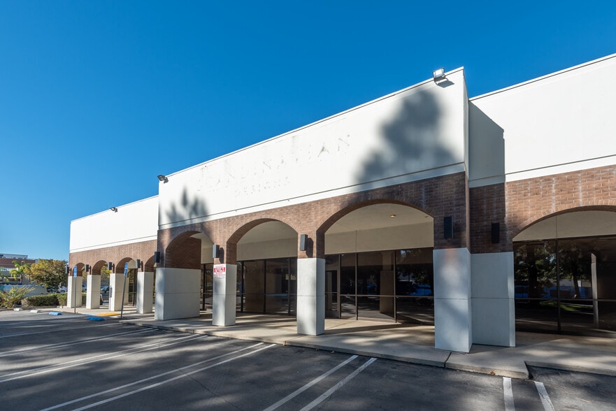 21725 Erwin St, Woodland Hills, CA for sale - Building Photo - Image 1 of 12