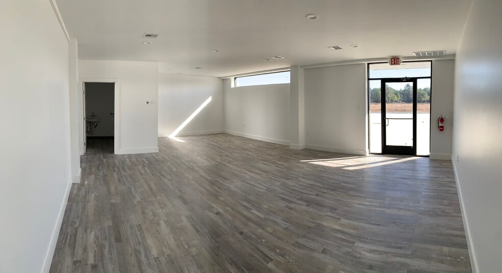 18101 Cypress Rosehill Rd, Cypress, TX for lease - Interior Photo - Image 3 of 18