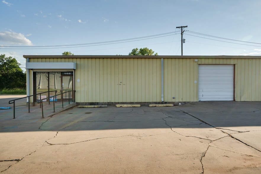3411 McNiel Ave, Wichita Falls, TX for lease - Building Photo - Image 1 of 9