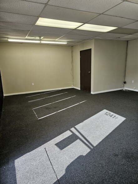 1241 1/2- 1241.5 S. Fairfax Ave. Ave, Los Angeles, CA for lease - Interior Photo - Image 2 of 8