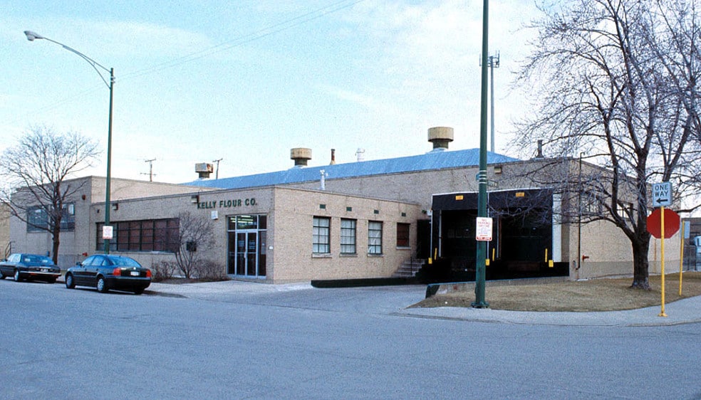 4227 W 43rd St, Chicago, IL for lease - Primary Photo - Image 1 of 4