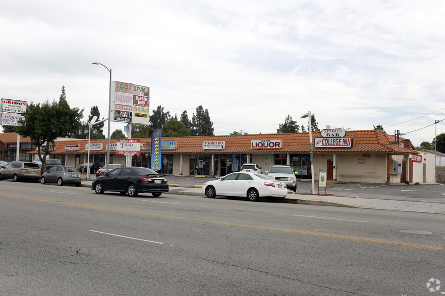 8640-8656 Lindley Ave, Northridge, CA for lease - Primary Photo - Image 1 of 6