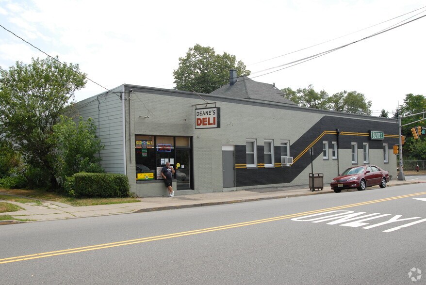 401 Boulevard, Elmwood Park, NJ 07407