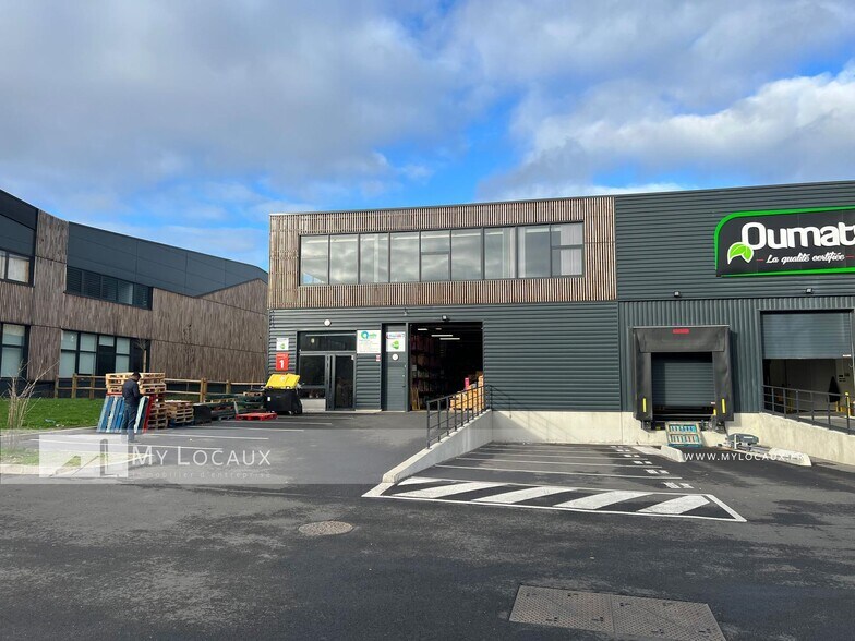 Flex in Cormeilles-en-Parisis for sale - Building Photo - Image 1 of 12