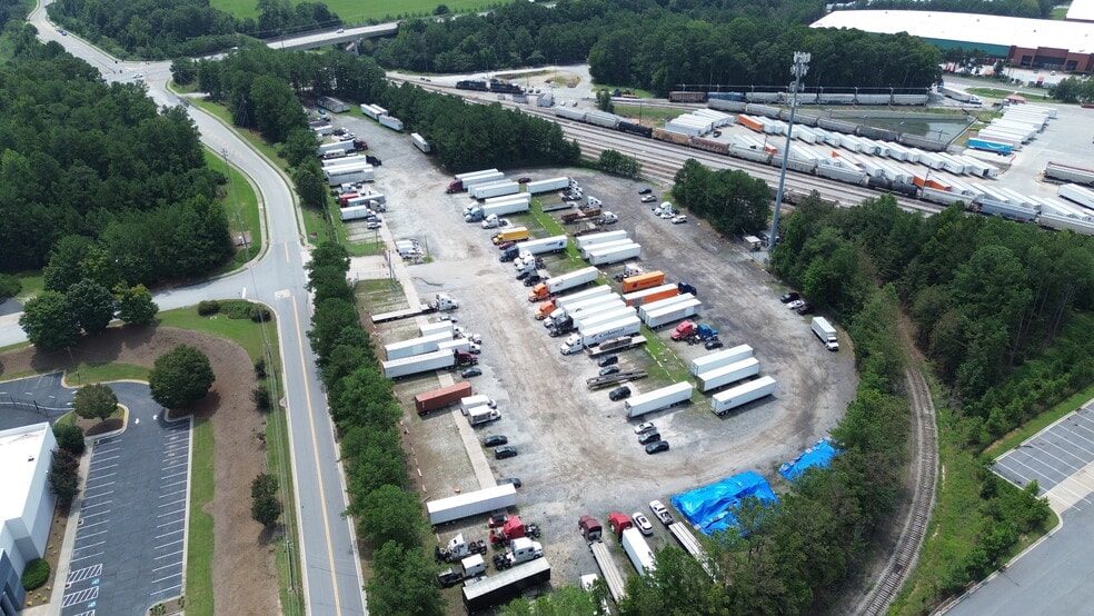 7472 Graham, Fairburn, GA for lease - Building Photo - Image 3 of 3