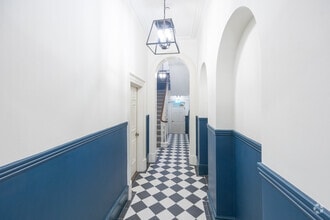 49 Queen Sq, Bristol for lease Interior Photo- Image 1 of 8