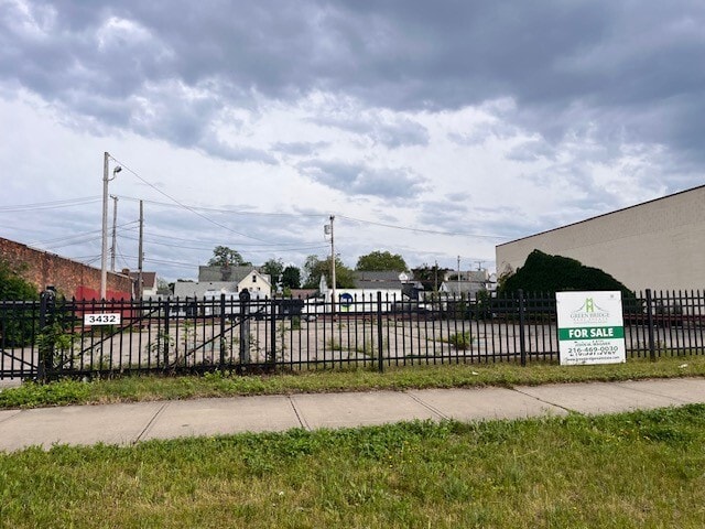 3610 Superior Portfolio portfolio of 4 properties for sale on LoopNet.com - Building Photo - Image 2 of 6