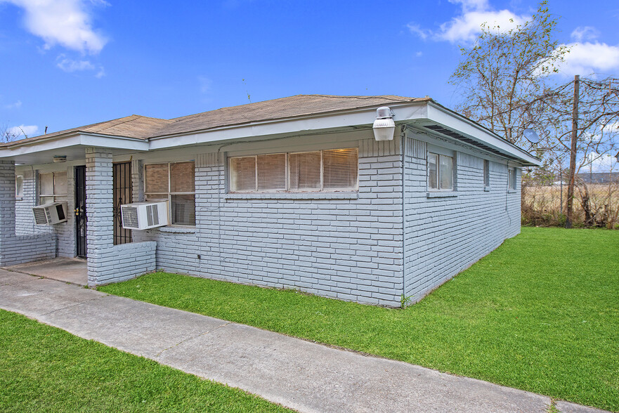 5425 Cavalcade St, Houston, TX for sale - Building Photo - Image 2 of 16